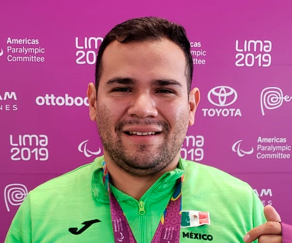 Diego López en acción